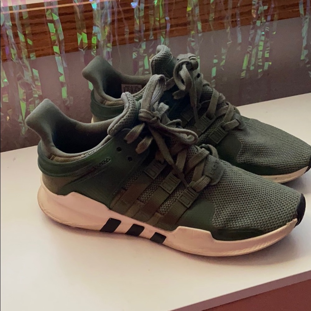 Adidas tennis shoes